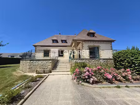 spacieuse maison familiale de 211 m² avec sous-sol complet - la haye pesnel