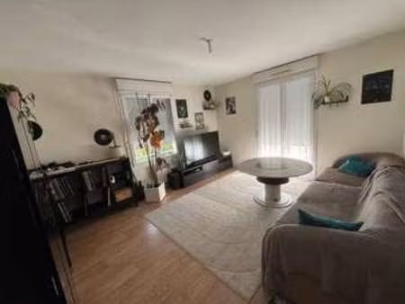location appartement 2 pièces à la roche-sur-yon le bourg sous la roche (85000) : à louer 
