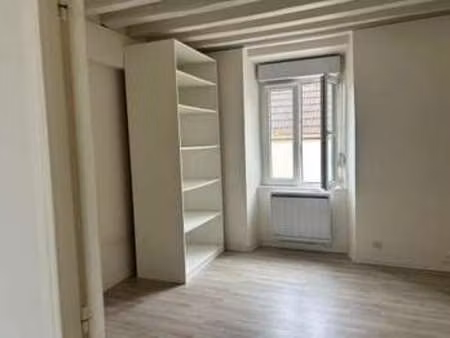 location appartement 2 pièces à ris-orangis (91130) : à louer 2 pièces / 33m² ris-orangis