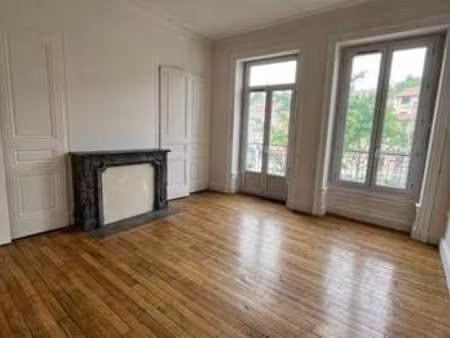 location appartement 3 pièces à rive-de-gier (42800) : à louer 3 pièces / 74m² rive-de-gie