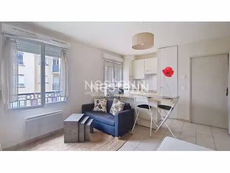 a louer : saint cyr l'école - appartement studio meuble de 24 70 m2 avec parking s/sol