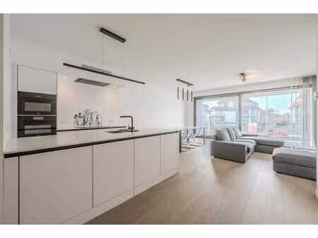 appartement récent de deux chambres avec terrasses spacieuse
