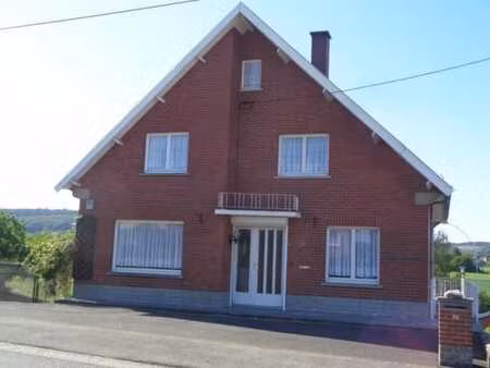 belle villa 4 façades avec vue dégagée et accès à 2 rues