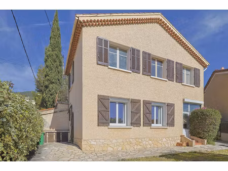 vente maison 5 pièces 122 m² toulon (83100)