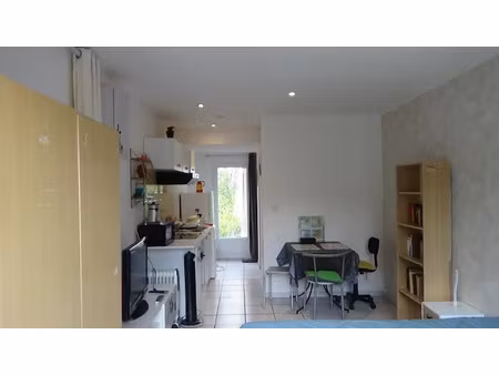 location meublée appartement 1 pièce 24 m² à fuveau (13710)  530 €