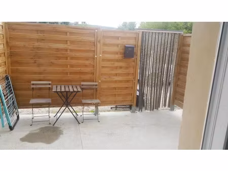 location meublée appartement 1 pièce 17 m² à gardanne (13120)  550 €
