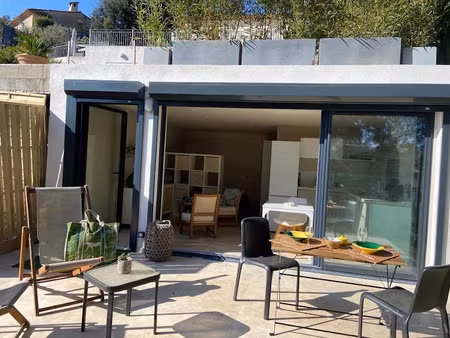 location meublée appartement 1 pièce 25 m² à saint-raphael (83700)  680 €