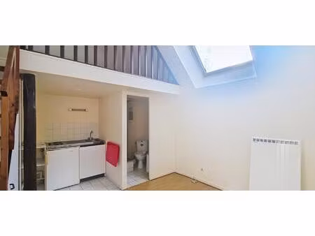 studio mezzanine kitchenette