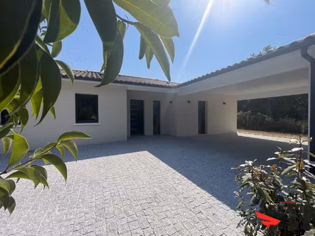 maison neuve de plain-pied. t5. carport. jardin. piscine chauff?