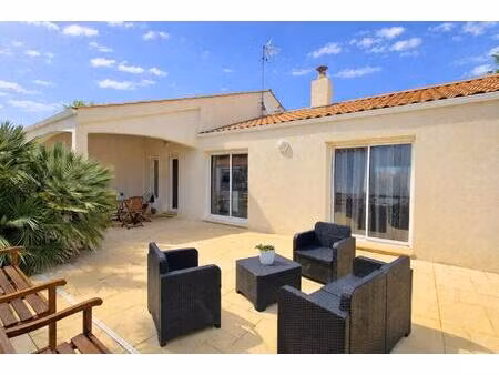 maison en parfait état  à proximité de la plage et du centre-ville