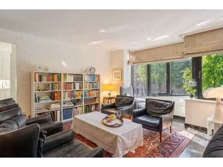instapklaar en ruim appartement van 227 m² (1ste verd)  ...