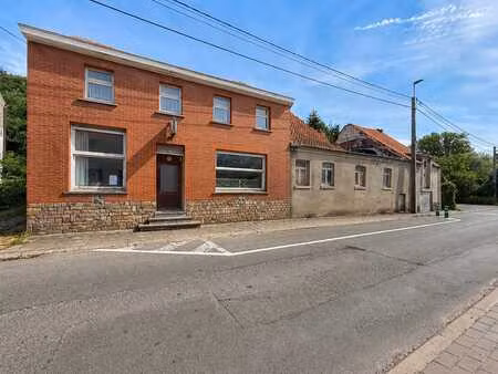 maison renovee de 230 m² + un espace de 185 m² a renover