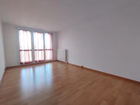 location appartement 2 pièces 67.14 m² à compiegne (60200)  750 €