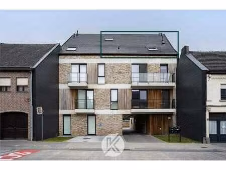 elegant appartement met private garage