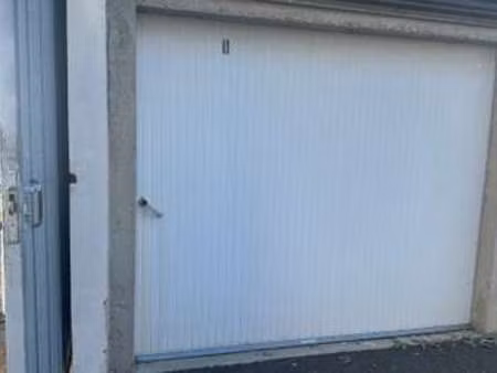 location garage box et parking à la roche-sur-yon gare sncf - sacré coeur (85000) : à loue