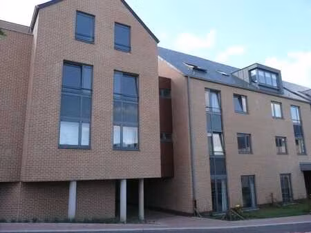 bel appartement  au calme proche du centre de lln