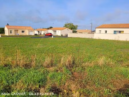 ruelle sur touvre (16600) : terrain constructible de 542m2