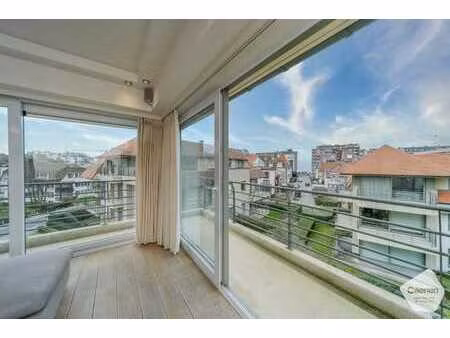 magnifique et spacieux appartement d’angle orienté plein ...