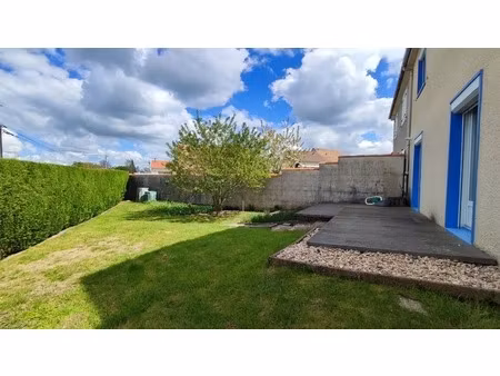 maison 115 m² avec extérieur 400 m² et beau potentiel à bressuire quartier saint-porchaire