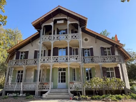 maison atypique de 9 chambres et 6 salles de bain à pineuilh 33