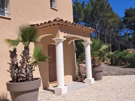superbe propriété familiale avec dépendance  piscine et grand terrain arboré