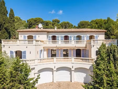 saint jean cap ferrat - villa de 325 m2 - piscine - terrain de 4000m2 - vue mer