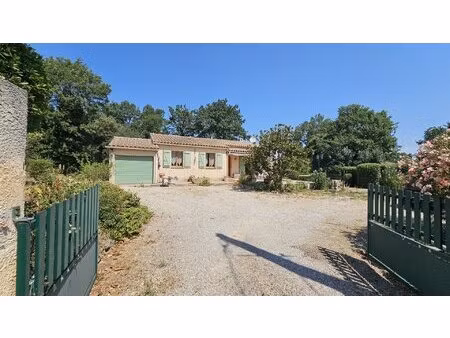 bagnols-en-forêt villa de plain-pied 4 pièces de 90 m2 sur terrain de 1 020 m2