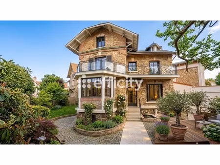 maison 6 pièces - 200 m²