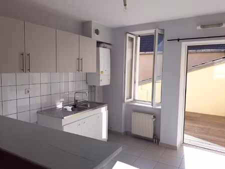 location appartement 3 pièces 47m² st pourcain sur sioule 03500