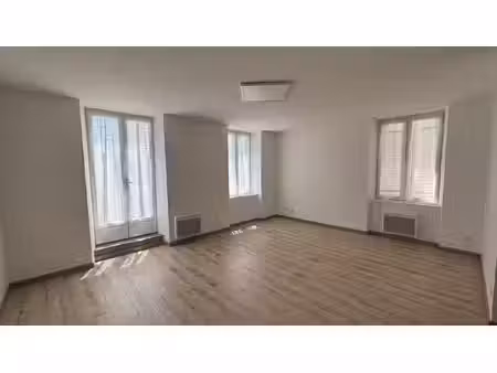 location appartement 4 pièces 82m² coux 07000