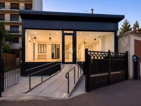 location commerce creteil 94000 90m²