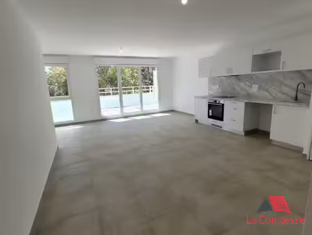 location appartement 4 pièces 83m² istres 13800