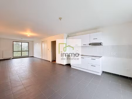location appartement 3 pièces 77m²