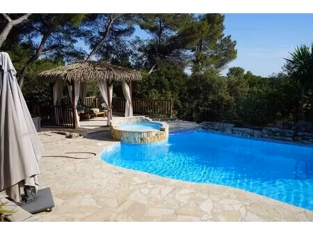 superbe villa 5 pièces avec piscine à roquefort-les-pins