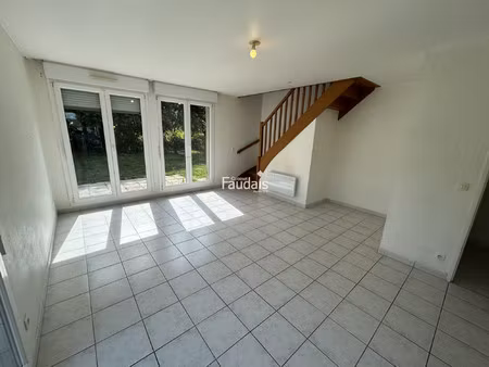 location maison 3 pièces 61m² st lo 50000