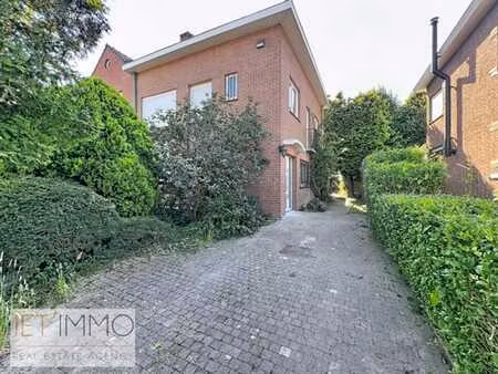 maison familiale entièrement rénovée avec jardin