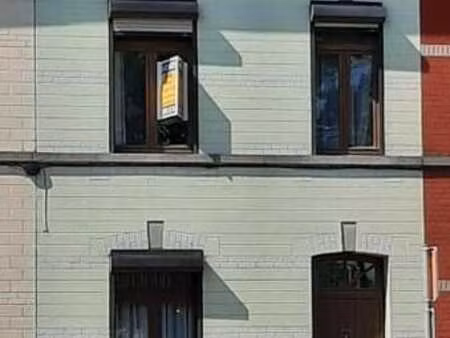 maison avec confort et jardin au calme  à proximité des