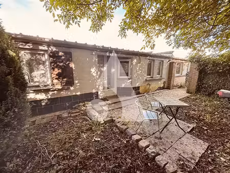 ensemble de 3 maisons à agny