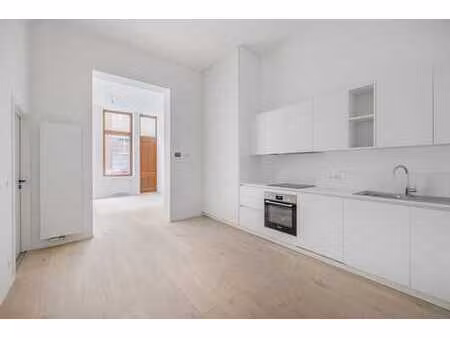 saint-gilles /appartement 1ch-bureau avec terrasse et jardin