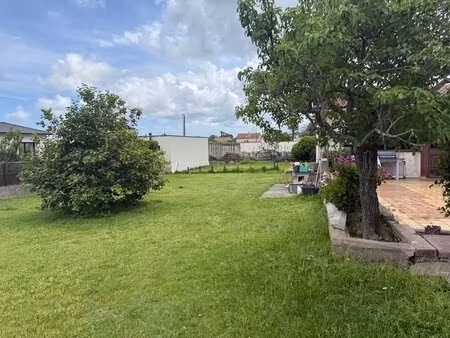 villa sur parcelle constructible de 1500 m² avenue de borgo