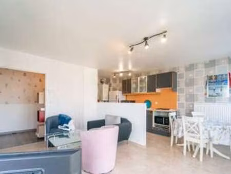 location appartement 4 pièces à corbeil-essonnes (91100) : à louer 4 pièces / 70m² corbeil