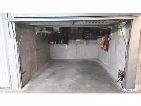 grand garage sécurisé (18m²) – idéal voiture + motos – tassin-la-demi-lune