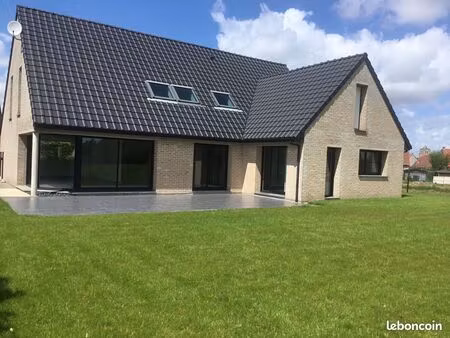 location maison 218 m2