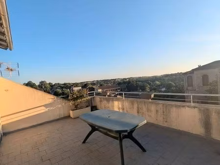 t2 meublé 49 m² – grande terrasse avec vue dégagée – gimont