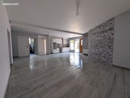 le palais  t3 terrasse  parking  110m2