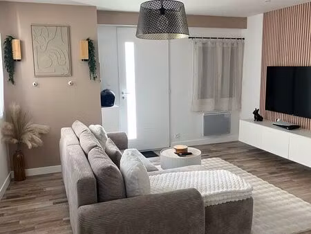 à louer – superbe t2 rénové de 47 m² – en plein cœur de saint-père-en-retz