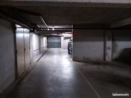 location place de parking