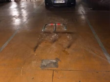 place de parking garage fermé