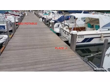 loue place de port 8 80mx3m à cannes-marina