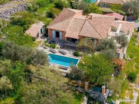 villa 5 pièces au calme